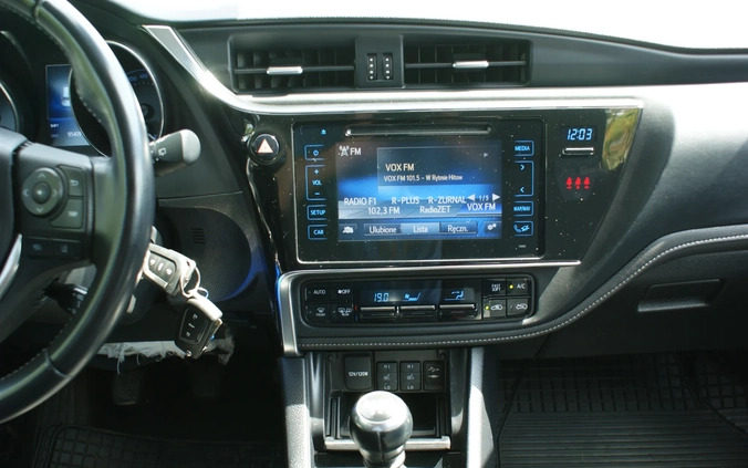 Toyota Auris cena 28300 przebieg: 95000, rok produkcji 2015 z Wrocław małe 79
